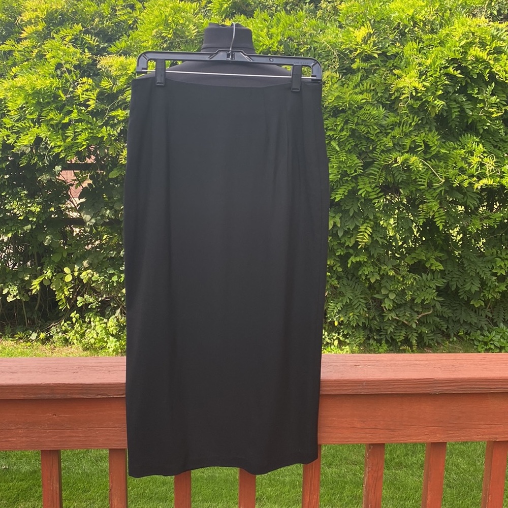 Saks fifth Avenue, folio wrap skirt,like new condition , measurements in photos - Picture 2 of 9